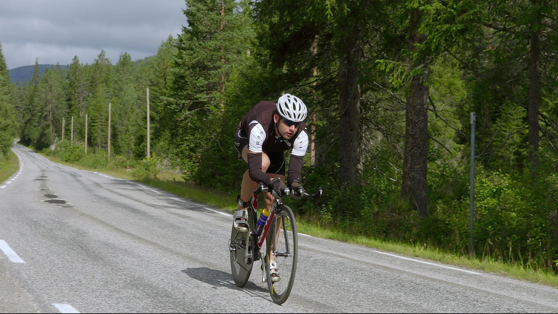 绿茵场上的碾压与乒乓台前的传奇，当英格兰队遭遇葡萄牙，张继科刷新历史纪录